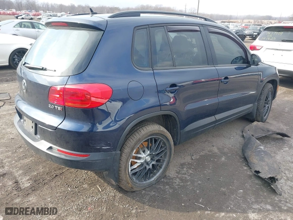 2016 Volkswagen Tiguan R-Line with VIN WVGAV7AX9GW559849, listed as a IAAI auction lot 41638636 with 133,751 mi miles. Bid and sale history available at carsss.com. Image 4.