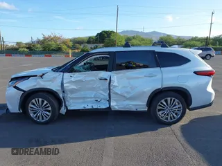 2023 Toyota Highlander L with VIN 5TDKDRAH8PS009638, listed as a IAAI auction lot 42544860 with Not provided miles and . Bid and sale history available at DreamBid. Image 14.