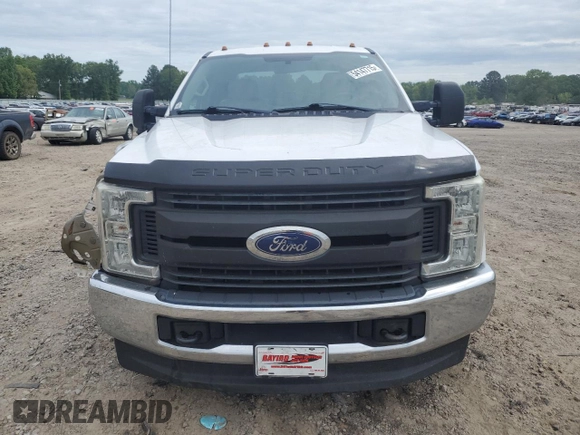 2017 Ford F-350 Lariat с VIN 1FT8W3DT0HEB40748, выставлен на аукционе Copart как лот 54147715 с пробегом 140 800 миль миль и Чистый • Clean title. История ставок и продаж доступна на DreamBid. Изображение 5.