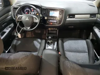 2014 Mitsubishi Outlander SE z VIN JA4AZ3A39EZ014190, wystawiony jako Copart lot #56565395 z przebiegiem 255 420 mil mil oraz Nie do naprawy • Non repairable. Historia ofert i sprzedaży dostępna na DreamBid. Obrazek 8.