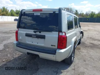 2007 Jeep Commander Sport z VIN 1J8HG48P17C695954, wystawiony jako IAAI lot #42106559 z przebiegiem Nie podano mil oraz . Historia ofert i sprzedaży dostępna na DreamBid. Obrazek 4.
