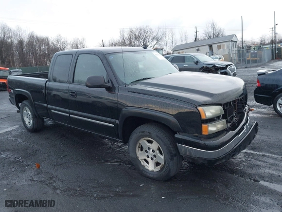 2006 Chevrolet Silverado 1500 LT1 with VIN 1GCEK19B96E136150, listed as a IAAI auction lot 41813575 with 155,860 mi miles. Bid and sale history available at carsss.com. Image 1.