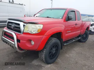2006 Toyota Tacoma with VIN 5TEUU42N66Z241527, listed as a IAAI auction lot 40448450 with 161,424 mi miles. Bid and sale history available at carsss.com. Image 2.