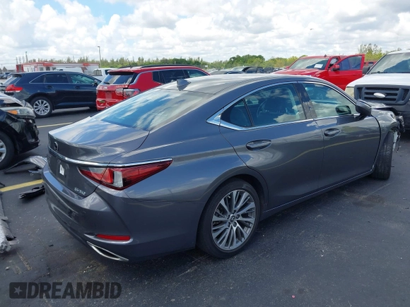 2019 Lexus ES 350 with VIN 58ABZ1B19KU032438, listed as a IAAI auction lot 42583482 with 18,474 mi miles and . Bid and sale history available at DreamBid. Image 4.