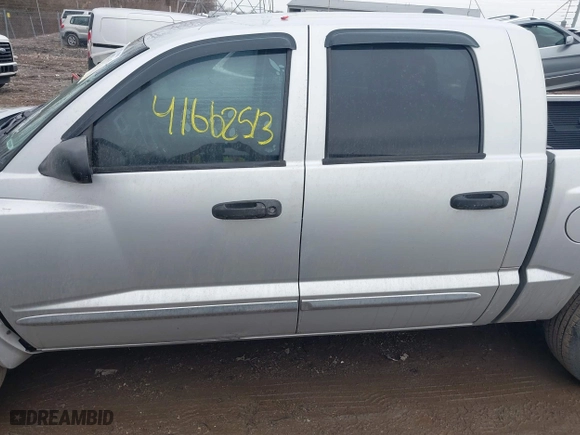 2005 Dodge Dakota Laramie with VIN 1D7HE58N05S244878, listed as a IAAI auction lot 41662513 with 171,323 mi miles. Bid and sale history available at carsss.com. Image 14.