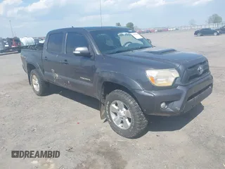 2015 Toyota Tacoma z VIN 5TFLU4EN6FX112735, wystawiony jako IAAI lot #41997990 z przebiegiem 159 322 mil mil oraz . Historia ofert i sprzedaży dostępna na DreamBid. Obrazek 1.