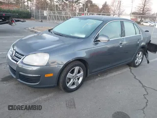 2009 Volkswagen Jetta SE с VIN 3VWRZ71K29M065039, выставлен на аукционе IAAI как лот 41767525 с пробегом 176 443 миль миль и . История ставок и продаж доступна на DreamBid. Изображение 17.