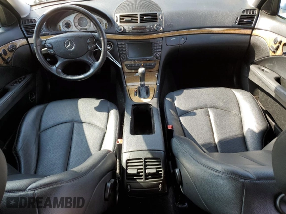 2008 Mercedes-Benz E 350 Luxury z VIN WDBUF87X08B205611, wystawiony jako Copart lot #52583385 z przebiegiem 158 270 mil mil oraz Nie do naprawy • Non repairable. Historia ofert i sprzedaży dostępna na DreamBid. Obrazek 8.
