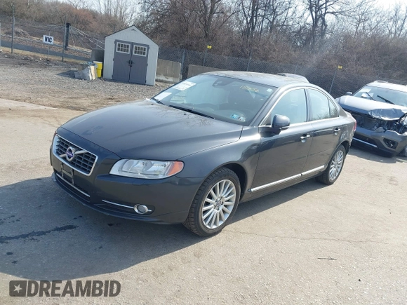 2012 Volvo S80 3.2L with VIN YV1940AS5C1151856, listed as a IAAI auction lot 41810344 with 138,479 mi miles. Bid and sale history available at carsss.com. Image 2.