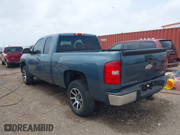 2008 Chevrolet Silverado 1500 1LT with VIN 2GCEC19J481224418, listed as a IAAI auction lot 42161836 with 328,762 mi miles and . Bid and sale history available at DreamBid. Image 3.