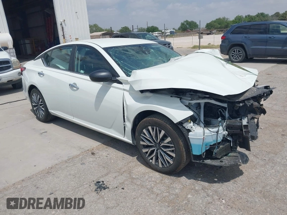 2025 Nissan Altima SV with VIN 1N4BL4DV3SN373851, listed as a IAAI auction lot 42123464 with 4,401 mi miles and . Bid and sale history available at DreamBid. Image 1.