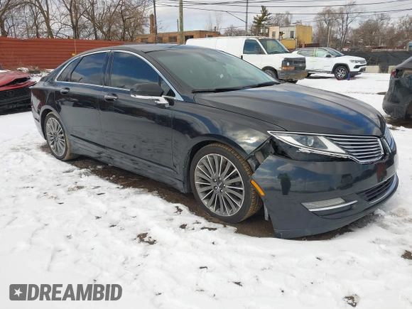 2013 Lincoln MKZ with VIN 3LN6L2JKXDR809858, listed as a IAAI auction lot 41517344 with 204,470 mi miles. Bid and sale history available at carsss.com. Image 1.