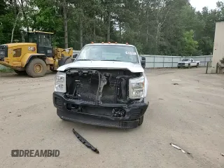 2012 Ford F-350 XL z VIN 1FT8X3B60CEA14909, wystawiony jako Copart lot #60431045 z przebiegiem 177 057 mil mil oraz Szkoda całkowita • Salvage title. Historia ofert i sprzedaży dostępna na DreamBid. Obrazek 13.