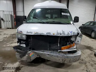 2005 GMC Savana Cargo Van YF7 Upfitter with VIN 1GDFG15T351212872, listed as a Copart auction lot 43239545 with 163,499 mi miles and Salvage Title. Bid and sale history available at carsss.com. Image 5.