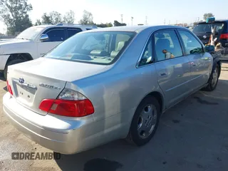 2003 Toyota Avalon XL z VIN 4T1BF28B03U321618, wystawiony jako IAAI lot #42297842 z przebiegiem 142 154 mil mil oraz . Historia ofert i sprzedaży dostępna na DreamBid. Obrazek 4.