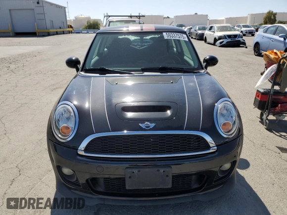2011 MINI Hardtop S with VIN WMWSV3C57BTY16043, listed as a Copart auction lot 59337575 with 84,617 mi miles and Salvage title. Bid and sale history available at DreamBid. Image 5.