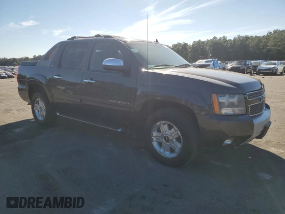 2011 Chevrolet Avalanche LT with VIN 3GNMCFE06BG168235, listed as a Copart auction lot 77015904 with 203,285 mi miles and Salvage title. Bid and sale history available at DreamBid. Image 4.