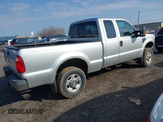 2010 Ford F-250 XL z VIN 1FTSX2B52AEA96467, wystawiony jako IAAI lot #42087062 z przebiegiem 112 959 mil mil oraz . Historia ofert i sprzedaży dostępna na DreamBid. Obrazek 4.