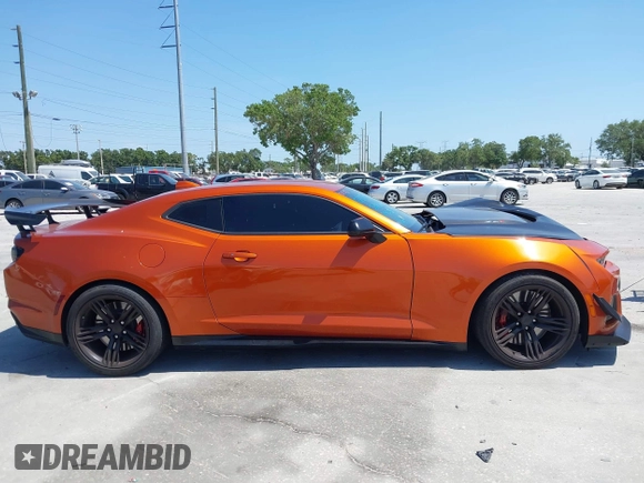 2023 Chevrolet Camaro ZL1 z VIN 1G1FK1R69P0104359, wystawiony jako IAAI lot #42124070 z przebiegiem 20 934 mil mil oraz . Historia ofert i sprzedaży dostępna na DreamBid. Obrazek 13.