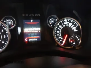 2023 Ram 2500 Tradesman z VIN 3C6UR5HJ0PG610057, wystawiony jako IAAI lot #42385008 z przebiegiem 21 105 mil mil oraz . Historia ofert i sprzedaży dostępna na DreamBid. Obrazek 7.