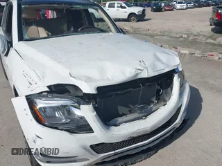 2015 Mercedes-Benz GLK 350 with VIN WDCGG5HB4FG411764, listed as a IAAI auction lot 41954685 with Not Provided miles and . Bid and sale history available at DreamBid. Image 6.