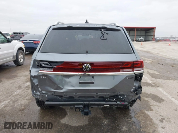 2024 Volkswagen Atlas SEL Premium R-Line z VIN 1V2FR2CA0RC523772, wystawiony jako IAAI lot #41544482 z przebiegiem 7 703 mil mil oraz . Historia ofert i sprzedaży dostępna na DreamBid. Obrazek 17.