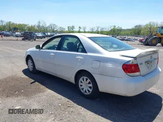 2006 Toyota Camry STD with VIN 4T1BE32K96U686000, listed as a IAAI auction lot 42168092 with 119,582 mi miles. Bid and sale history available at carsss.com. Image 3.