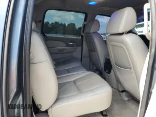2008 Chevrolet Avalanche 3LT z VIN 3GNEC120X8G262669, wystawiony jako Copart lot #63563495 z przebiegiem 301 581 mil mil oraz Szkoda całkowita • Salvage title. Historia ofert i sprzedaży dostępna na DreamBid. Obrazek 10.