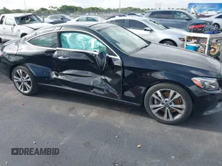 2018 Mercedes-Benz C 300 с VIN WDDWJ4KB1JF678659, выставлен на аукционе IAAI как лот 42447456 с пробегом 121 936 миль миль и . История ставок и продаж доступна на DreamBid. Изображение 13.