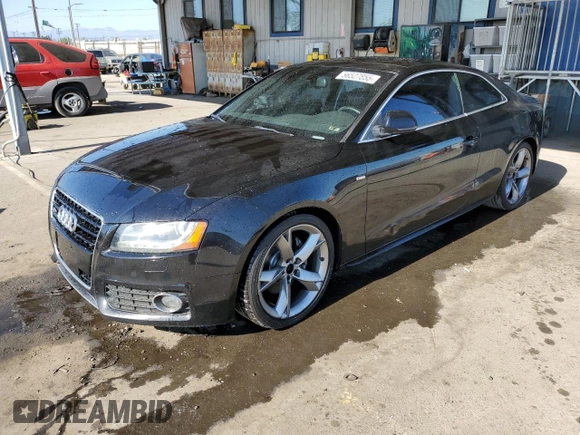 2009 Audi A5 z VIN WAUDK78T59A006979, wystawiony jako Copart lot #56527855 z przebiegiem 126 827 mil mil oraz Szkody całkowita. Historia ofert i sprzedaży dostępna na DreamBid. Obrazek 1.
