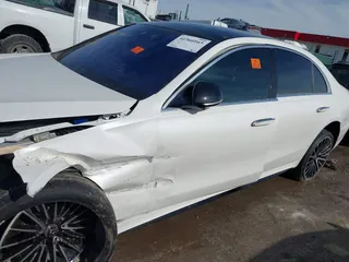 2022 Mercedes-Benz S 500 with VIN W1K6G6DB4NA143867, listed as a IAAI auction lot 41560165 with 17,908 mi miles and . Bid and sale history available at DreamBid. Image 14.