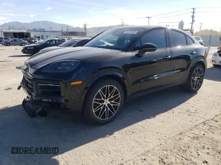 2024 Porsche Cayenne S z VIN WP1BL2AY8RDA60824, wystawiony jako Copart lot #46112105 z przebiegiem 24 957 mil mil oraz Szkoda całkowita • Salvage title. Historia ofert i sprzedaży dostępna na DreamBid. Obrazek 1.