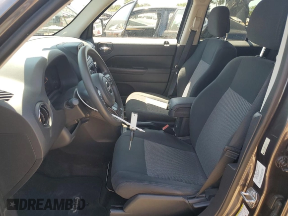 2014 Jeep Patriot Sport z VIN 1C4NJPBB7ED813331, wystawiony jako Copart lot #58982415 z przebiegiem 76 446 mil mil oraz Szkoda całkowita • Salvage title. Historia ofert i sprzedaży dostępna na DreamBid. Obrazek 7.