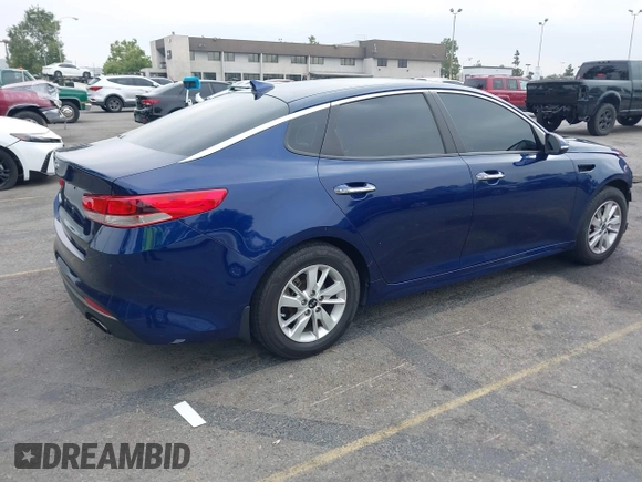 2017 Kia Optima LX z VIN 5XXGT4L32HG142220, wystawiony jako IAAI lot #42407297 z przebiegiem 139 731 mil mil oraz . Historia ofert i sprzedaży dostępna na DreamBid. Obrazek 4.