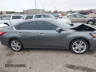 2017 Nissan Altima SL with VIN 1N4BL3AP1HC222902, listed as a IAAI auction lot 41576925 with 60,920 mi miles and . Bid and sale history available at DreamBid. Image 13.