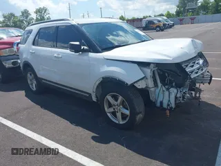 2019 Ford Explorer XLT z VIN 1FM5K7D81KGA03813, wystawiony jako IAAI lot #42530000 z przebiegiem 183 363 mil mil oraz . Historia ofert i sprzedaży dostępna na DreamBid. Obrazek 1.