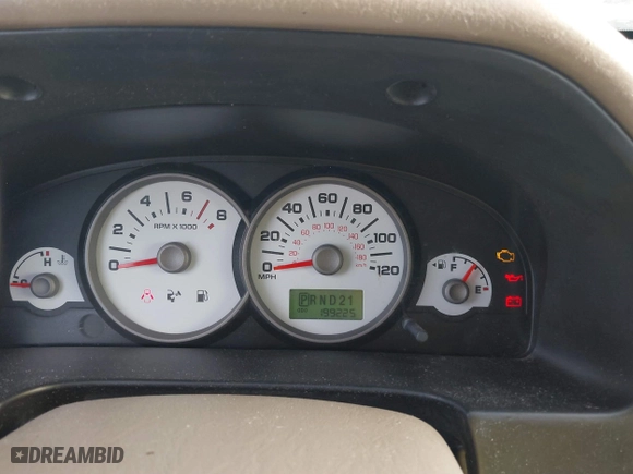 2007 Ford Escape XLT with VIN 1FMYU03187KB17315, listed as a IAAI auction lot 41864785 with 199,225 mi miles. Bid and sale history available at carsss.com. Image 7.