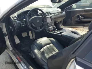 2011 Maserati GranTurismo S с VIN ZAM45KLA0B0056442, выставлен на аукционе Copart как лот 59901125 с пробегом 81 595 миль миль и Чистый • Clean title. История ставок и продаж доступна на DreamBid. Изображение 8.