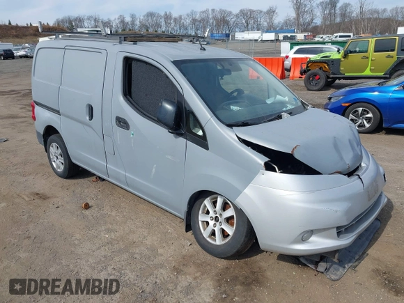 2013 Nissan NV200 SV with VIN 3N6CM0KN2DK692803, listed as a IAAI auction lot 41840649 with Not provided miles and . Bid and sale history available at DreamBid. Image 1.