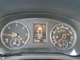 2014 Volkswagen Passat SEL Premium z VIN 1VWCN7A32EC081358, wystawiony jako Copart lot #56234195 z przebiegiem 147 383 mil mil oraz Tytuł czysty. Historia ofert i sprzedaży dostępna na DreamBid. Obrazek 9.