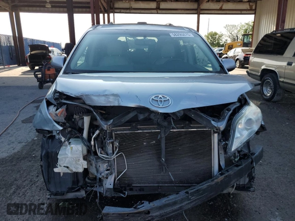 2012 Toyota Sienna XLE AAS z VIN 5TDYK3DC7CS220708, wystawiony jako Copart lot #58295075 z przebiegiem 154 529 mil mil oraz Szkoda całkowita • Salvage title. Historia ofert i sprzedaży dostępna na DreamBid. Obrazek 5.