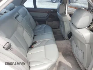 1995 Mercedes-Benz S 320 z VIN WDBGA33E2SA203147, wystawiony jako Copart lot #59230025 z przebiegiem 239 139 mil mil oraz Tytuł czysty. Historia ofert i sprzedaży dostępna na DreamBid. Obrazek 10.