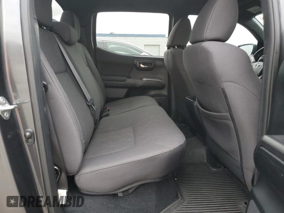 2017 Toyota Tacoma SR5 z VIN 3TMAZ5CNXHM048452, wystawiony jako Copart lot #52996785 z przebiegiem 71 588 mil mil oraz Szkoda całkowita • Salvage title. Historia ofert i sprzedaży dostępna na DreamBid. Obrazek 10.