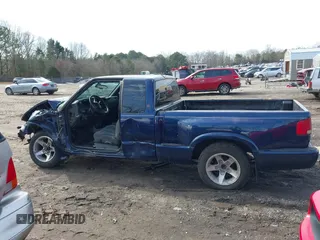 2002 GMC Sonoma SL Fleet with VIN 1GTCS19W528124872, listed as a IAAI auction lot 41452249 with 1 mi miles. Bid and sale history available at carsss.com. Image 15.