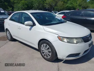 2011 Kia Forte EX with VIN KNAFU4A29B5888868, listed as a IAAI auction lot 41972446 with 185,821 mi miles. Bid and sale history available at carsss.com. Image 1.