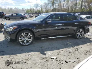2015 Infiniti Q70 z VIN JN1BY1PR1FM831393, wystawiony jako Copart lot #53310175 z przebiegiem 94 320 mil mil oraz Szkoda całkowita • Salvage title. Historia ofert i sprzedaży dostępna na DreamBid. Obrazek 1.