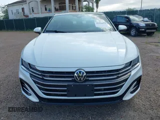 2023 Volkswagen Arteon SEL R-Line с VIN WVWAR7AN1PE014225, выставлен на аукционе IAAI как лот 41916921 с пробегом 18 121 миль миль и . История ставок и продаж доступна на DreamBid. Изображение 6.