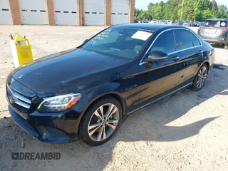 2019 Mercedes-Benz C 300 z VIN 55SWF8DB1KU318960, wystawiony jako IAAI lot #42547725 z przebiegiem 90 743 mil mil oraz . Historia ofert i sprzedaży dostępna na DreamBid. Obrazek 2.