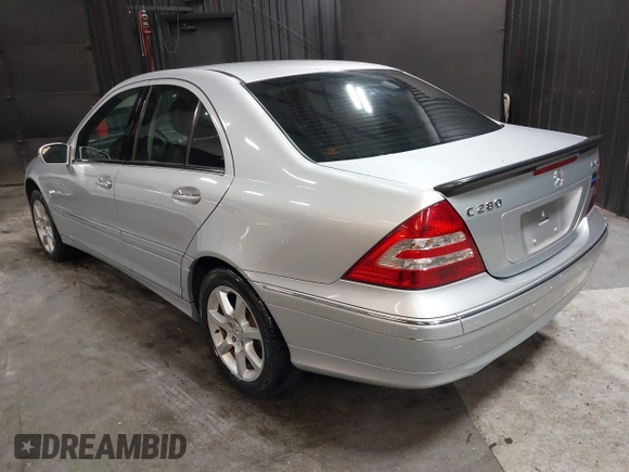 2007 Mercedes-Benz C 280 Luxury z VIN WDBRF92H07F912730, wystawiony jako IAAI lot #42359196 z przebiegiem 138 429 mil mil oraz . Historia ofert i sprzedaży dostępna na DreamBid. Obrazek 3.