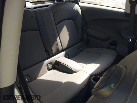 2015 MINI Hardtop с VIN WMWXM5C51F3A57788, выставлен на аукционе IAAI как лот 42103399 с пробегом 150 000 миль миль и . История ставок и продаж доступна на DreamBid. Изображение 8.